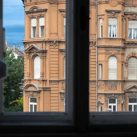 Апартаменты Classic Elegant With Beautiful Daylight Будапешт