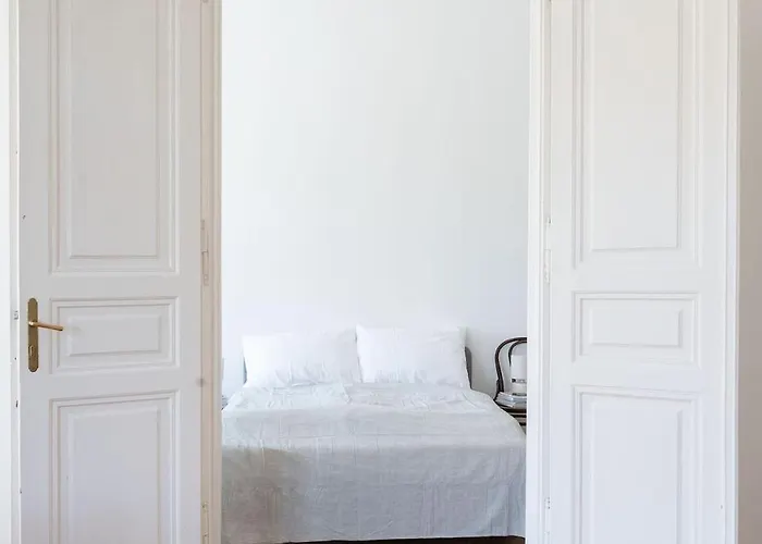 Apartament Classic Elegant With Beautiful Daylight *